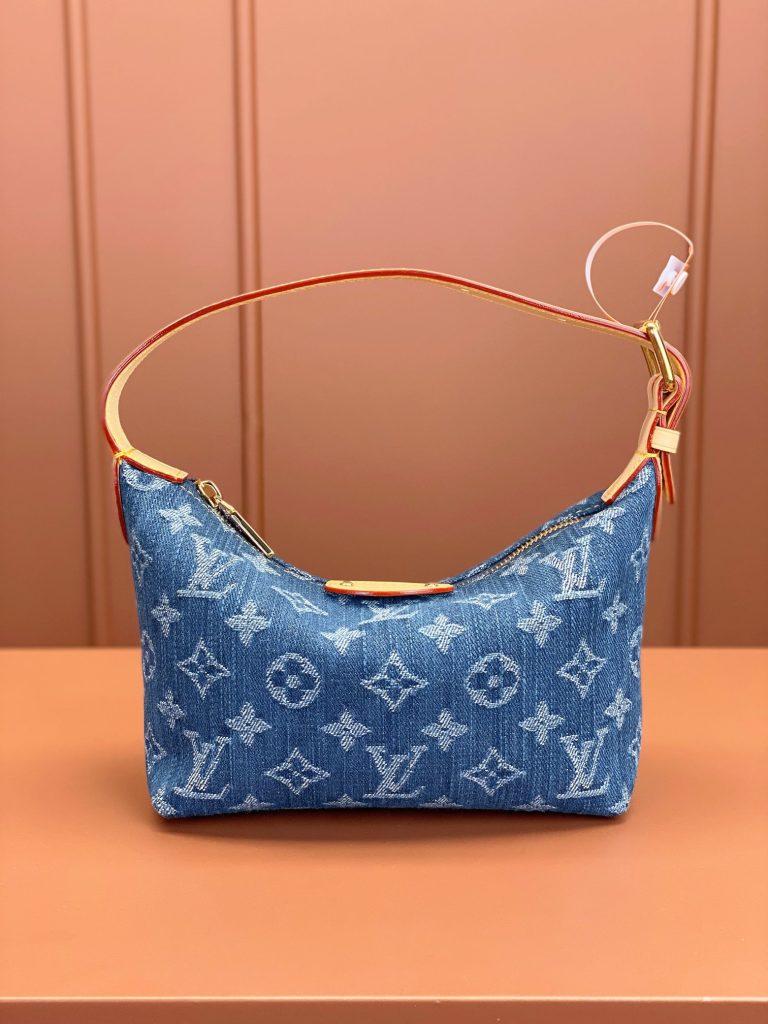 Louis Vuitton HILLS Pochette Clutch