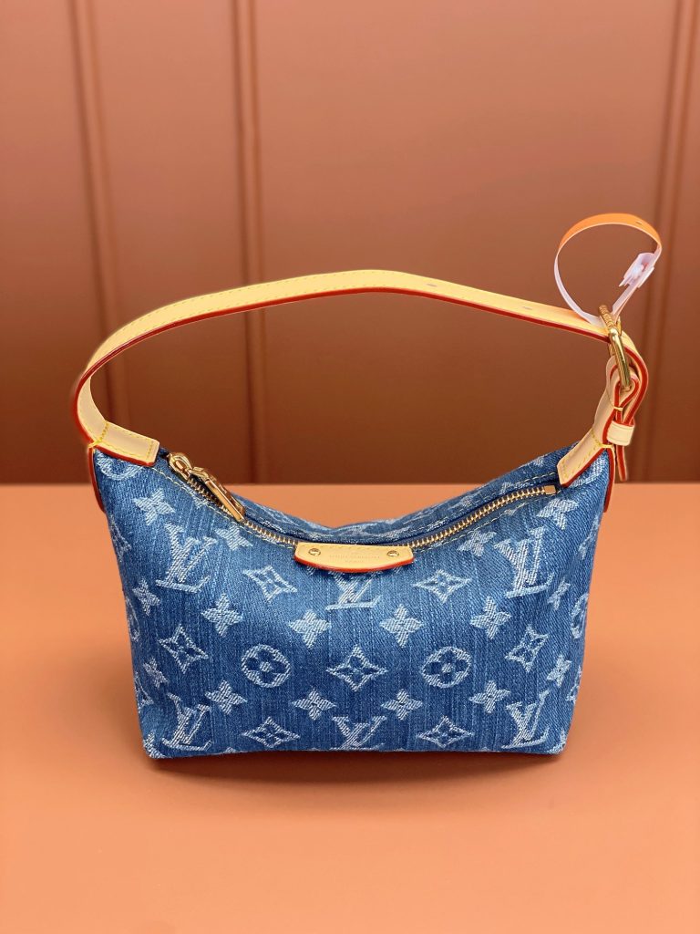 Louis Vuitton HILLS Pochette Clutch