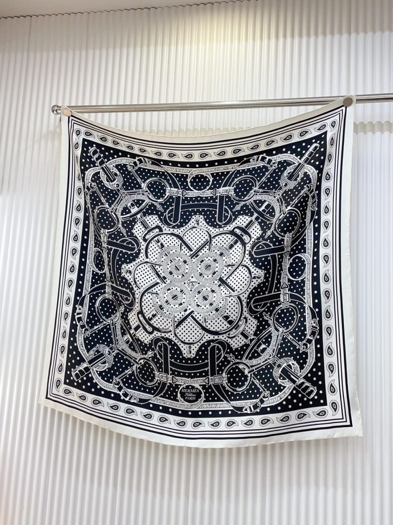 Hermès new silk scarf