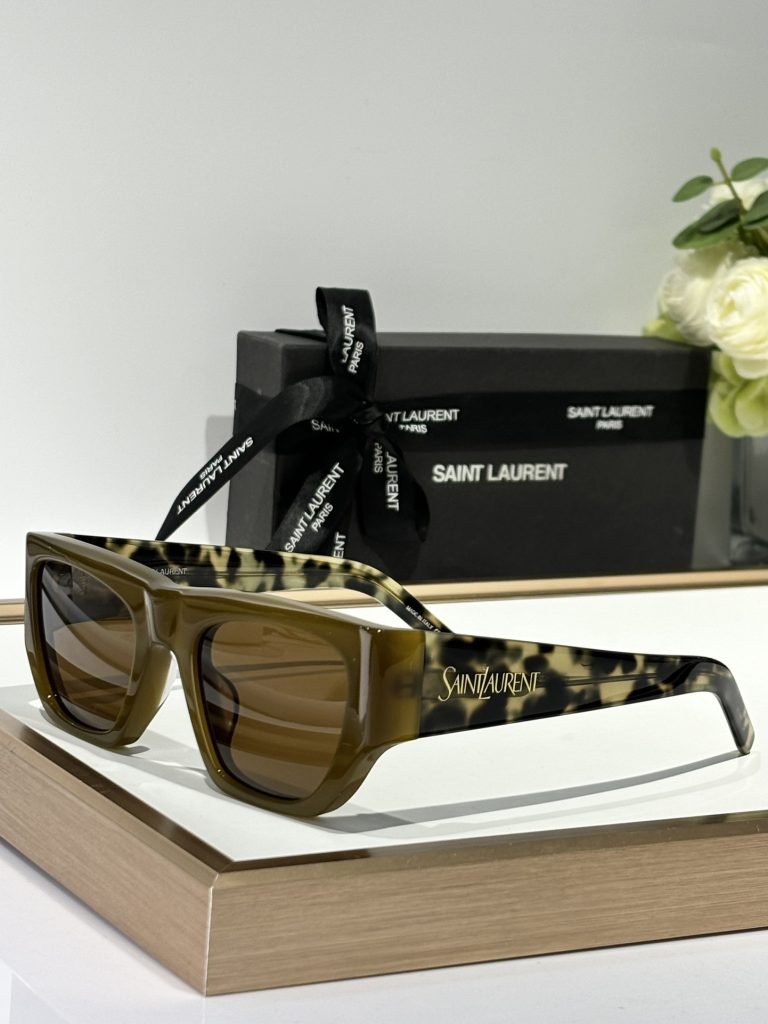 Saint Laurent Sunglasses MODEL: SL740