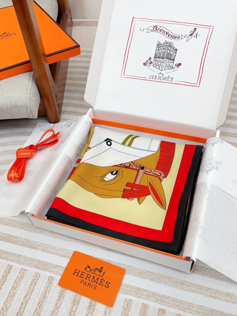 Hermès new silk scarf