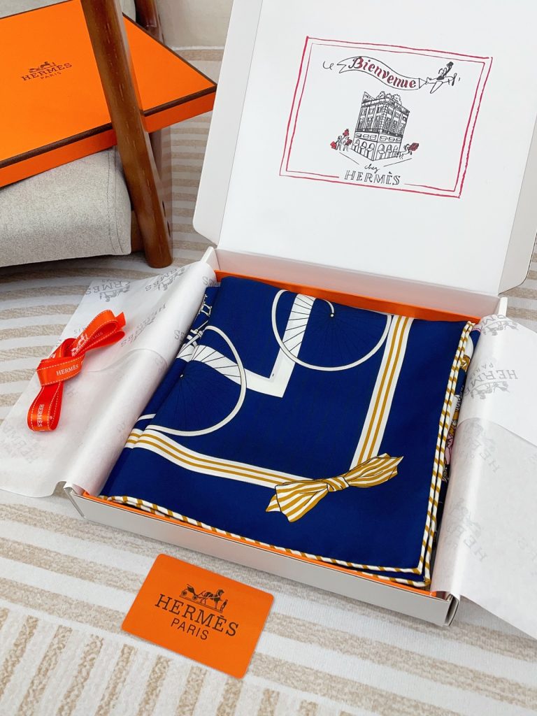 Hermès new silk scarf