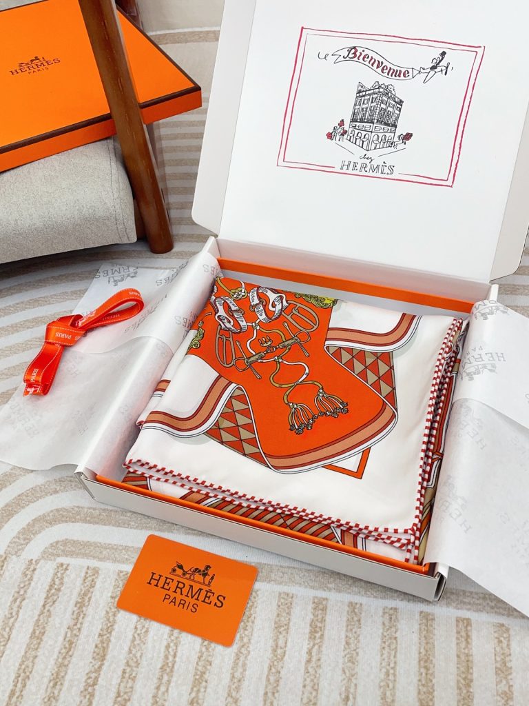 Hermès new silk scarf