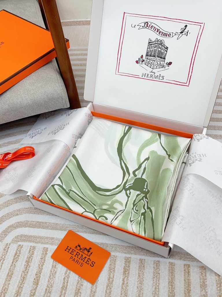 Hermès new silk scarf