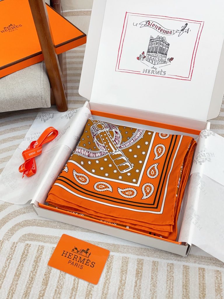 Hermès new silk scarf