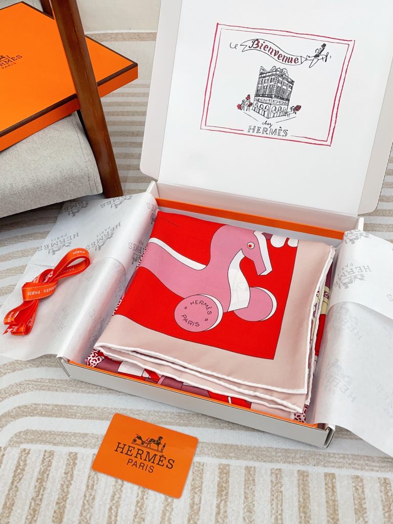 Hermès new silk scarf