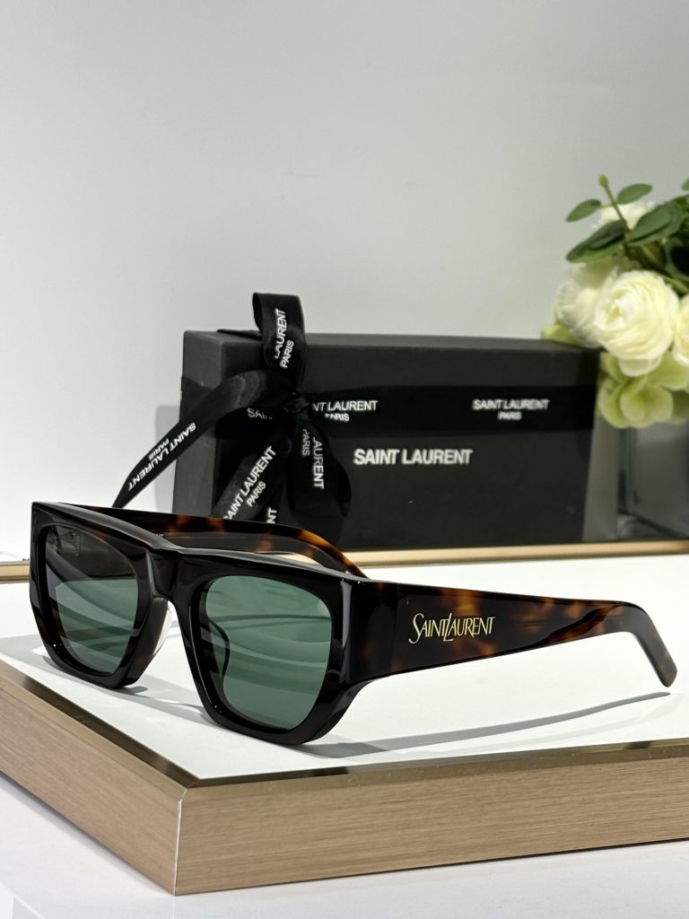 Saint Laurent Sunglasses MODEL: SL740